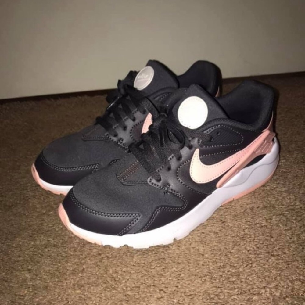 Nike women’s LD victory